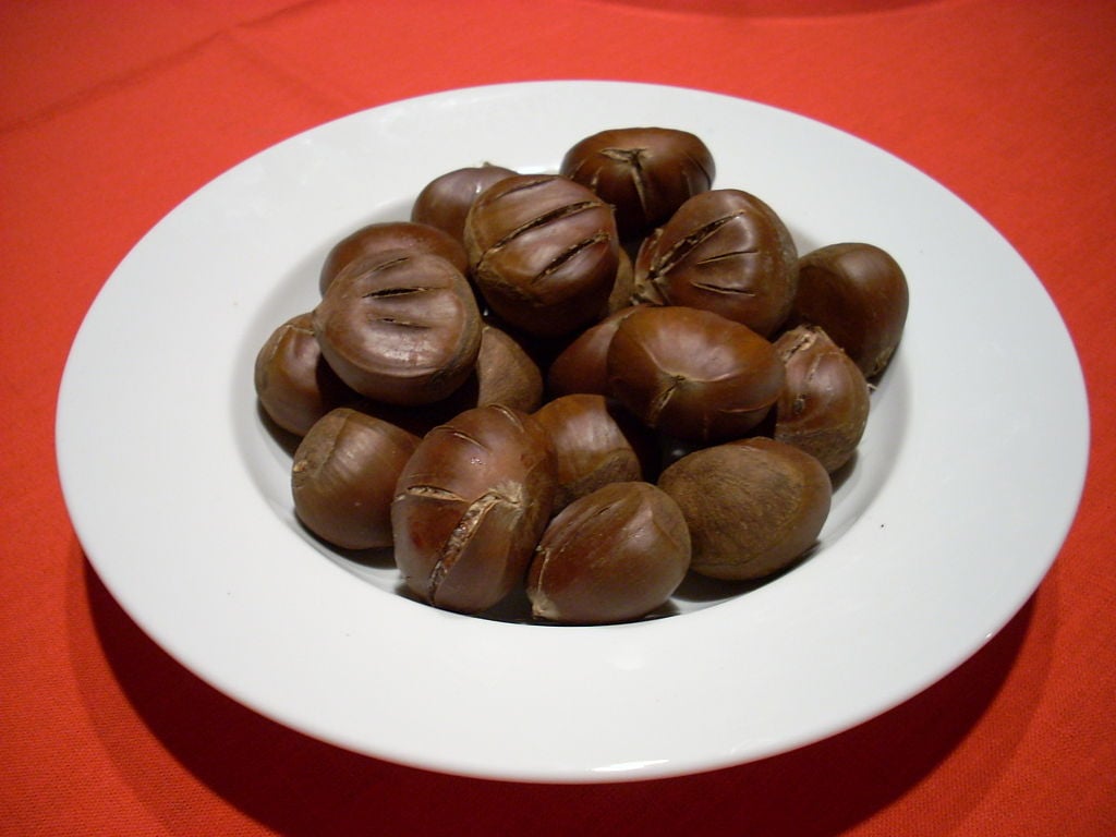 1024px-roastedchestnuts